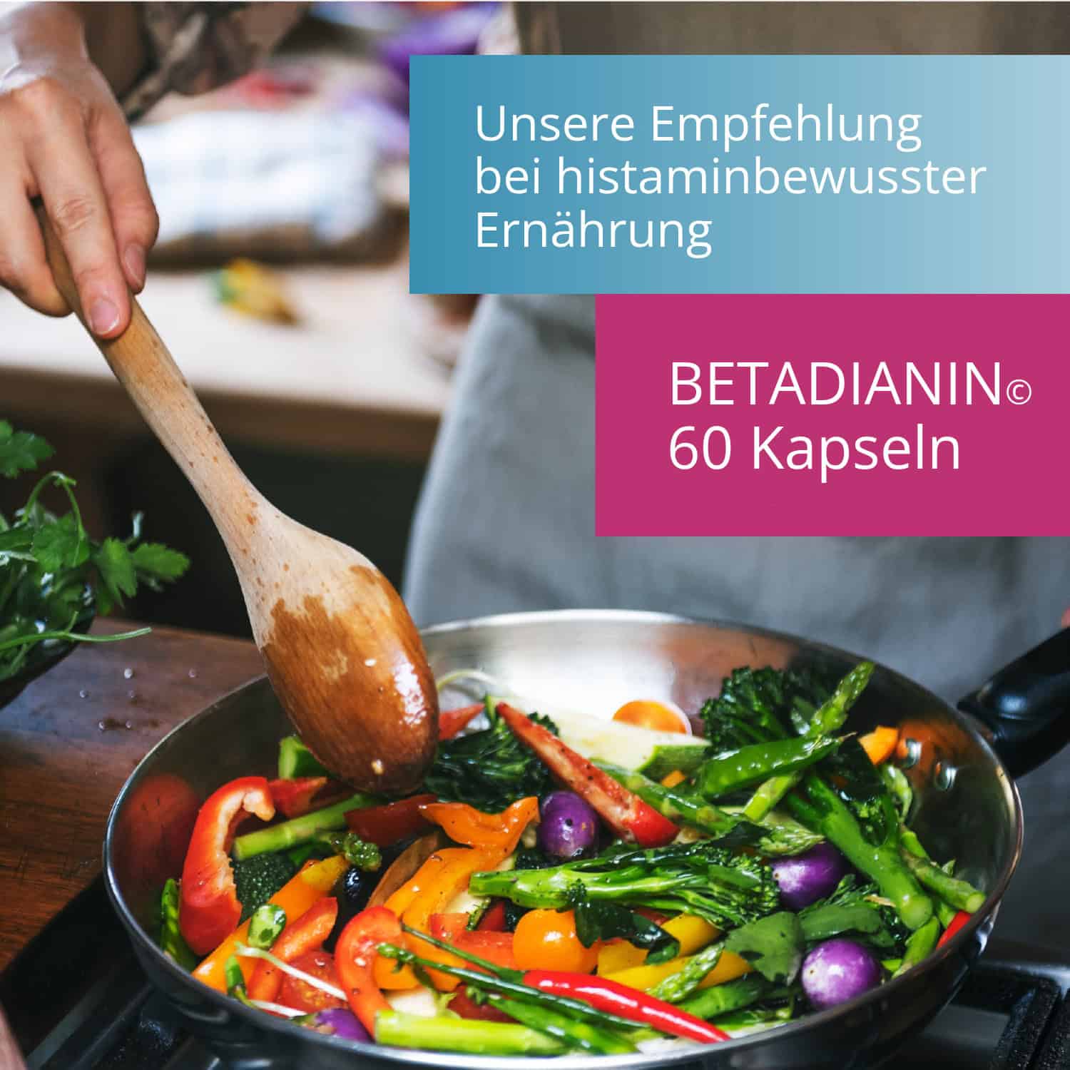 Frischer bunter Gemüsetopf in Pfanne für gesunde Ernährung.