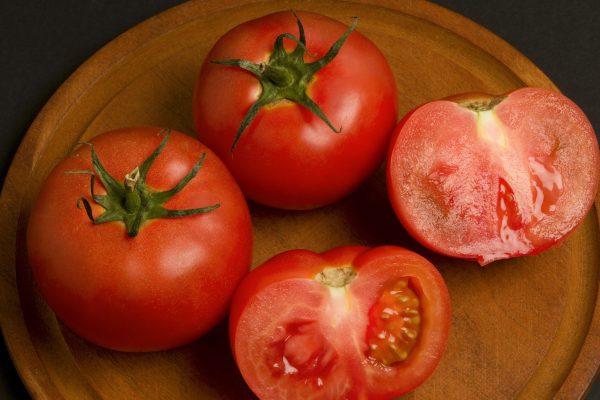 Close_up of tomatoes